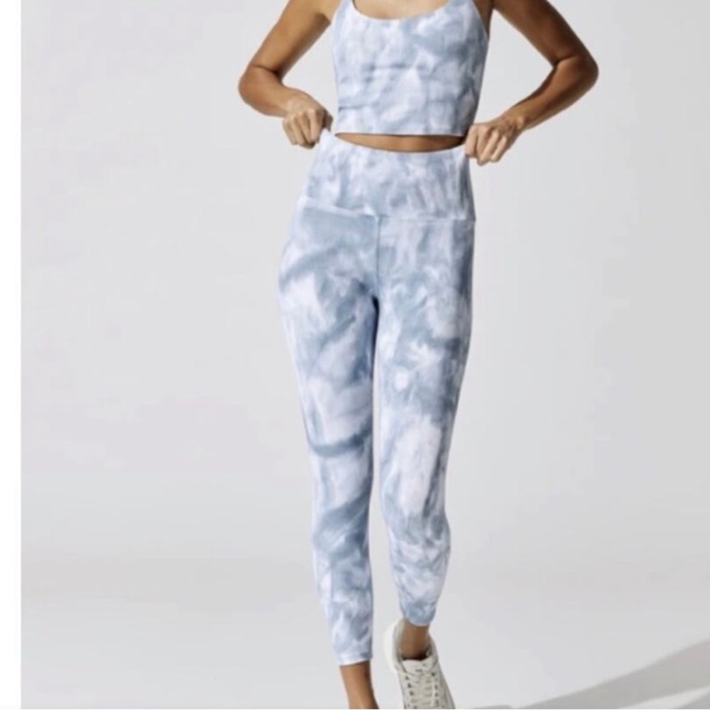 Carbon38 Blue and White Ribbed Leggings